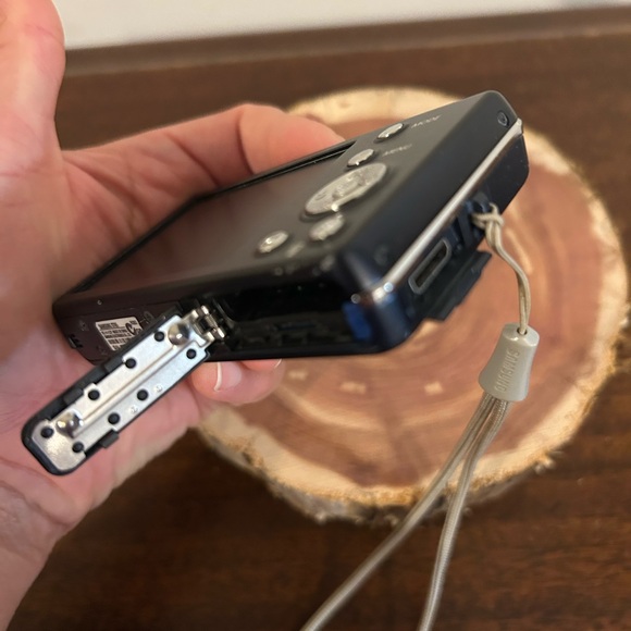 Samsung ST65 14.2mp Digicam - Picture 8 of 12